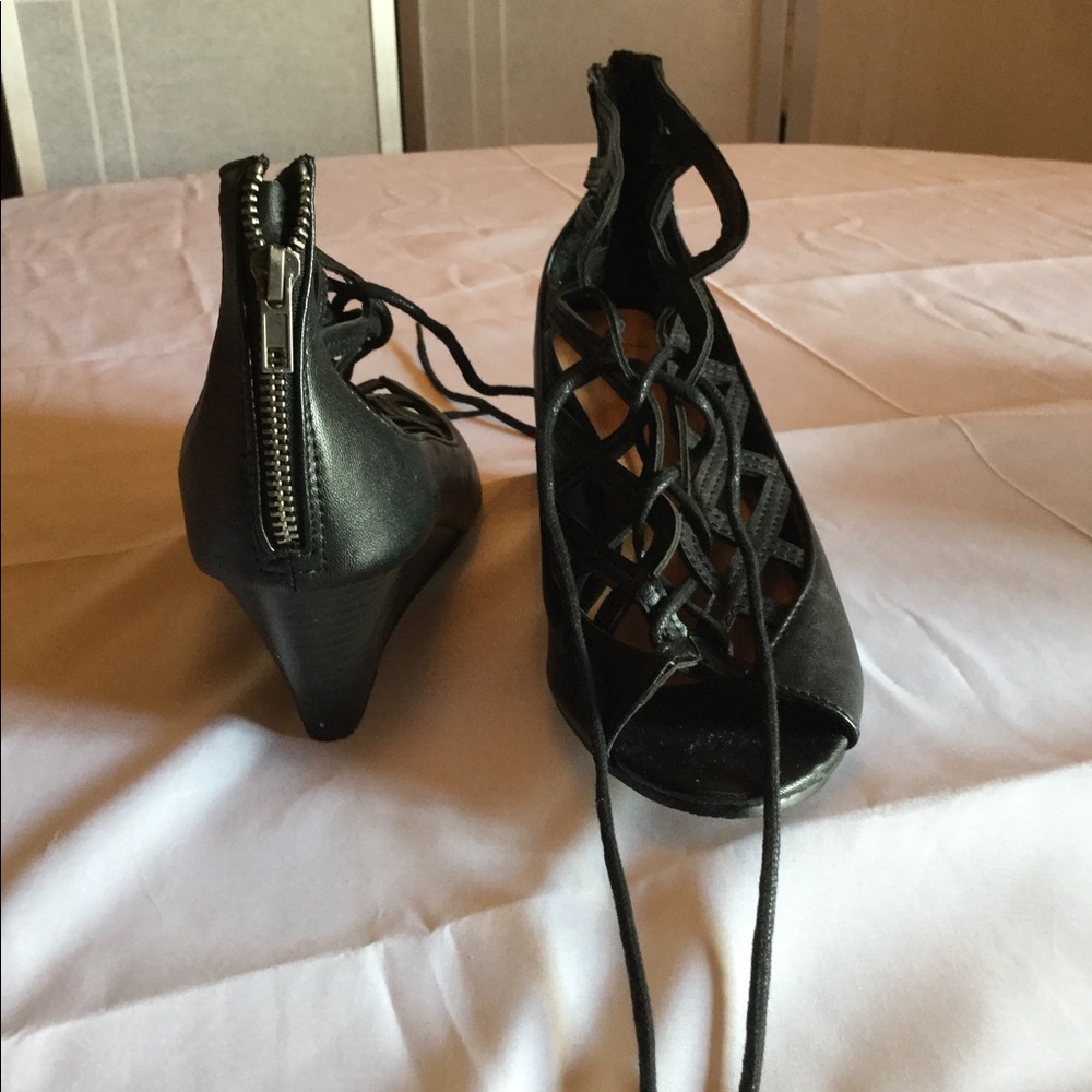 Shoes - Picture 2 of 3